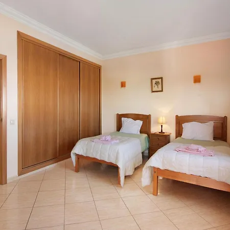 Solar Andorinhas البوفيرا